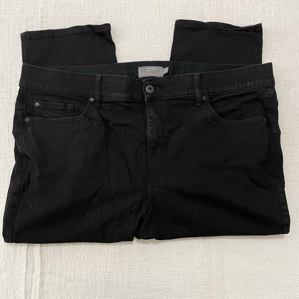 Torrid Denim Black Jeans Plus Size 22 Bombshell Crop‎ Skinny Stretch Distressed